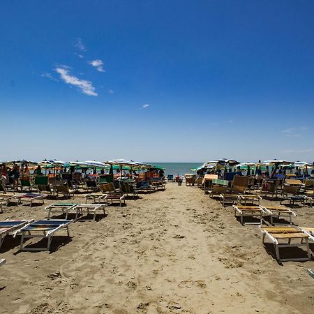 Hotel Riviera Durrës Exteriör bild