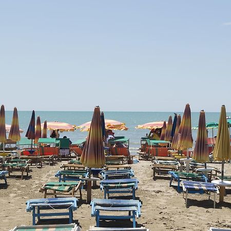 Hotel Riviera Durrës Exteriör bild
