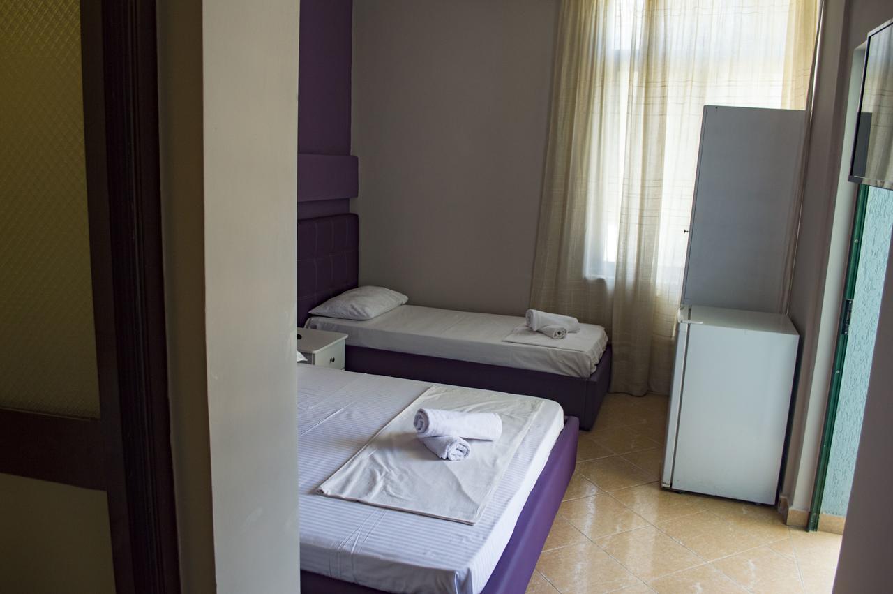 Hotel Riviera Durrës Exteriör bild