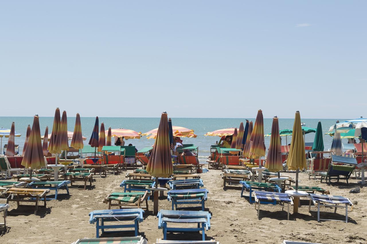 Hotel Riviera Durrës Exteriör bild