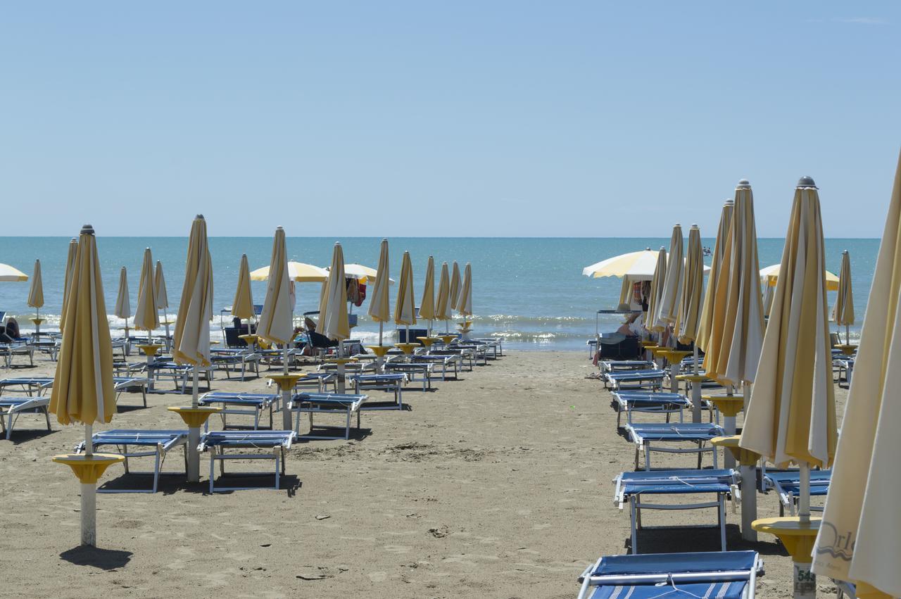 Hotel Riviera Durrës Exteriör bild